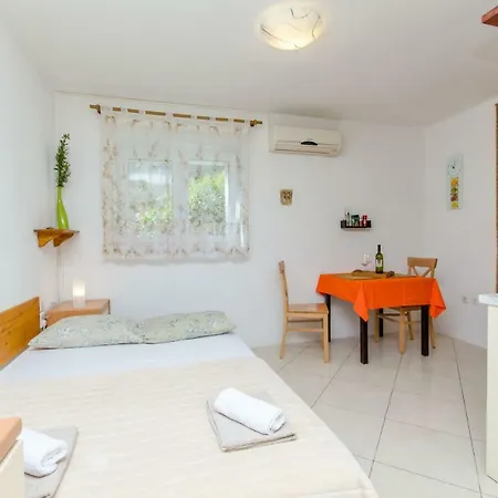 Apartment Petra Hektoroviceva Split